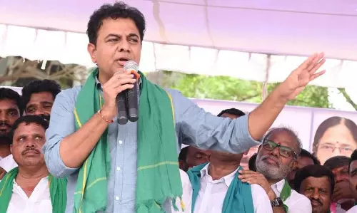 రేవంత్ కు తెలంగాణ తల్లి విగ్రహాన్ని పెట్టే ఛాన్స్ ఇచ్చిందెవరు కేటీఆర్?