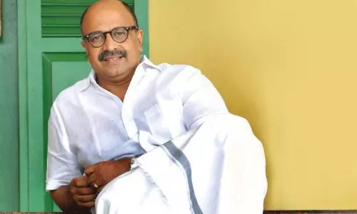 లైంగిక ఆరోప‌ణ‌తో  ప‌ద‌వికి న‌టుడు రాజీనామా!