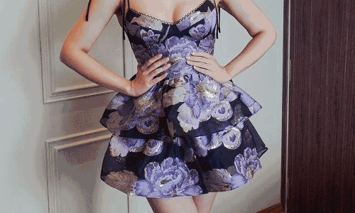 Dhvani Bhanushalis Stunning Look Will Leave You Mesmerized