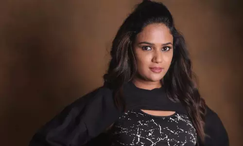 అరియానా.. పర్ఫెక్ట్ నడుముతో స్టన్నింగ్ లుక్స్