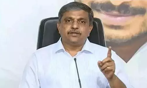 ముంబై హీరోయిన్ వ్యవహారం... సజ్జల స్ట్రాంగ్ రియాక్షన్! ముంబై హీరోయిన్ వ్యవహారం... సజ్జల స్ట్రాంగ్ రియాక్షన్!