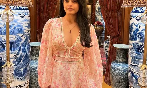 Riddhi Kumar Stuns in This Chic Ensemble