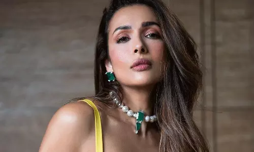 ఎల్లో బ్లౌజ్‌తో బోల్డ్ మ‌లైకా అరోరా