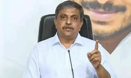 ముంబై నటి వేధింపుల కేసు... సజ్జల సంచలన నిర్ణయం! ముంబై నటి వేధింపుల కేసు... సజ్జల సంచలన నిర్ణయం!