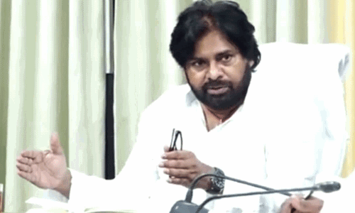 పవన్ గిరి గీసుకుని కూర్చున్నారా ?