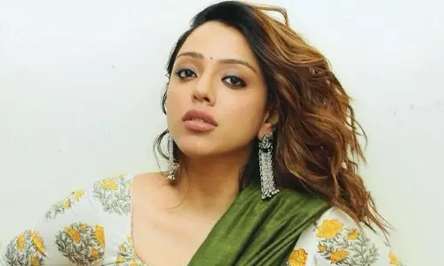 దేవియాని.. బికినీ కంటే చీరలోనే మరింత అందంగా..