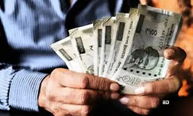 Salary Shock: IIT Graduates Struggle to Find Lucrative Jobs