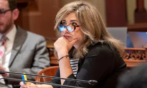 ఆమె.. నన్ను శృంగార బానిసగా చేసుకుంది!