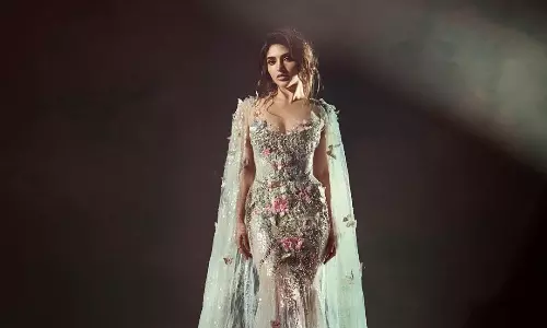 ఫోటో స్టోరి: శ్రీ‌లీల అందం హిందోళం