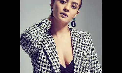 Surveen Chawlas Adorable Clicks Of Instagram