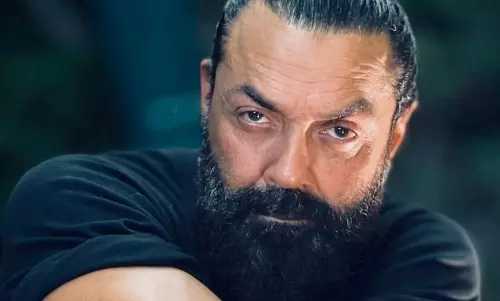 ఈసారి ద‌ళ‌ప‌తికి విల‌న్.. షాకిస్తున్న బాబి లైన‌ప్!