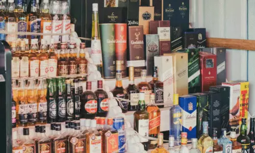 మందుబాబులకు కిక్కు మామూలుగా ఉండదంతే !