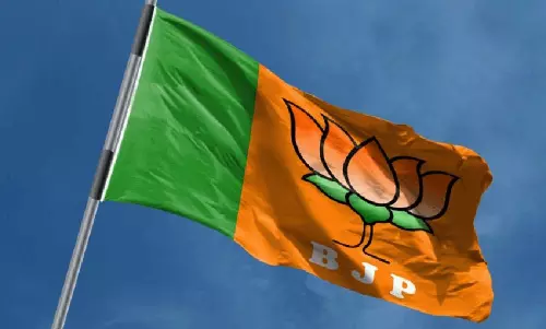 కమలంలో కలహం : గెలవకుండానే సీఎం కోసం సిగపట్లు