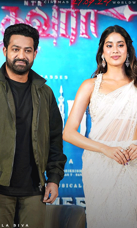 NTR and Janhvi Kapoor at Devara Chennai Event�Photos