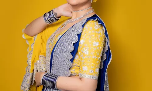 Sreemukhis Dress Makes Her A Vibrant Star in Style