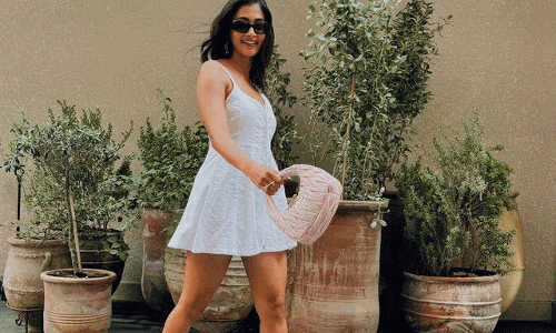 Poojas Chic Dubai Stroll Stuns!