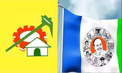 టీడీపీ వైసీపీ  రాజకీయ పంచాయతీ...భక్తులను ఇబ్బందులకు గురి చేస్తున్నారా ?