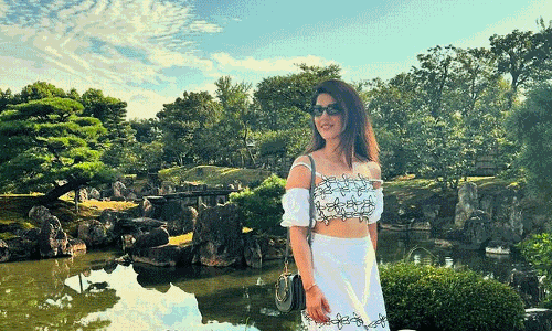 Mehreen Pirzada Shines Bright in This Glamorous Attire