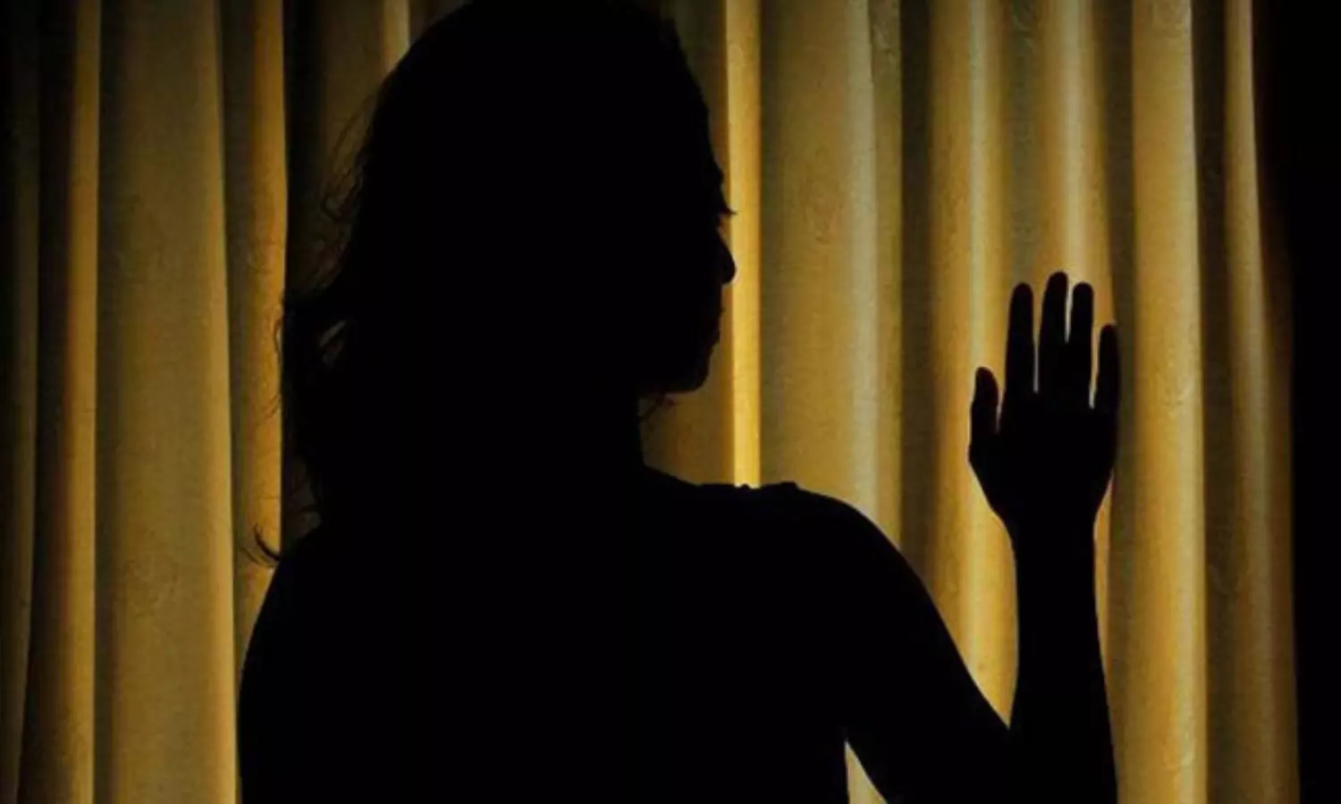 అతడిపై దాడి ఆరోపణలు నిరాధారం.. ఖండించిన నటి అతడిపై దాడి ఆరోపణలు నిరాధారం.. ఖండించిన నటి