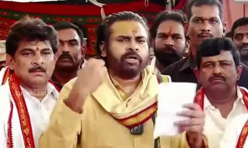 ప్రకాష్ రాజ్ కి సంబంధం ఏంటి?... పవన్ కళ్యాణ్ ఆగ్రహం