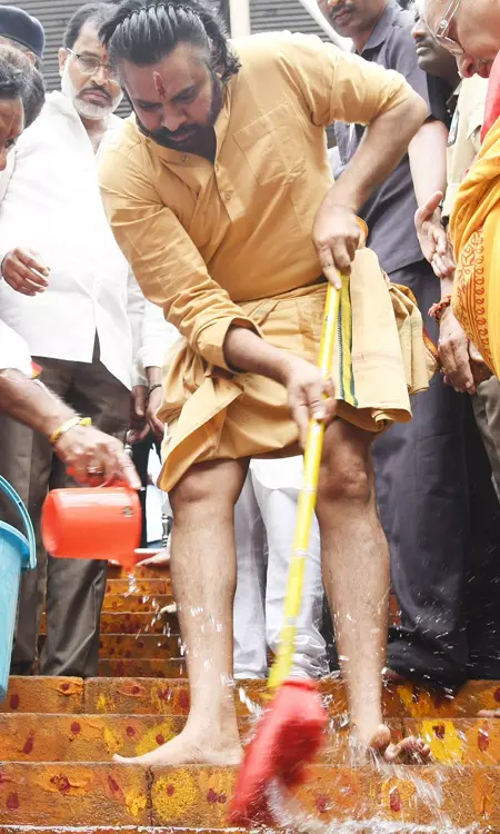 Pawan Kalyan Cleaning Up Kanaka Durga Temple Stairs In Vijayawada