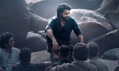 దేవర హిందీ ఓపెనింగ్స్ రికార్డ్‌ మిస్‌!