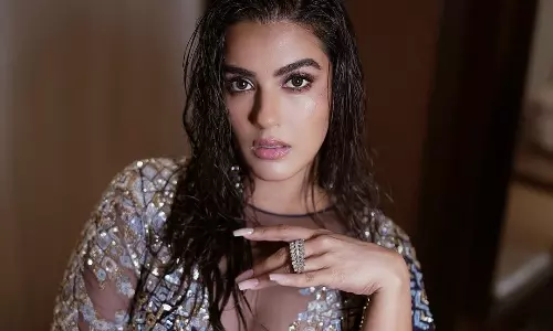 మెరిసే అందంతో ఇస్మార్ట్ పాప హొయలు