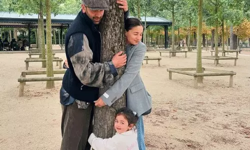 స్టార్‌ ఫ్యామిలీ గ్రూప్‌ హగ్ వైరల్‌