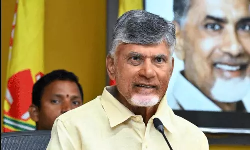 అలాగ వద్దు బాబూ... చంద్రబాబు కి సూట్ కాని పాలిటిక్స్