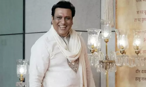 గన్ మిస్‌ ఫైర్‌.. స్టార్‌ హీరోకి గాయాలు