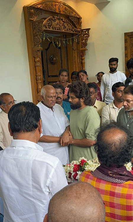 Allu Arjun condolences to Rajendra prasad