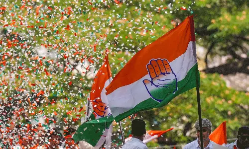 కాంగ్రెస్ పెరుగుతోంది...సీటు జారుతోందా ?