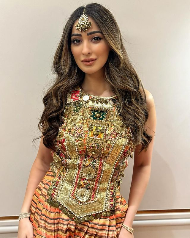 Lakshmi Rais Fashion Journey in Festive Colours Lakshmi Rais Fashion Journey in Festive Colours