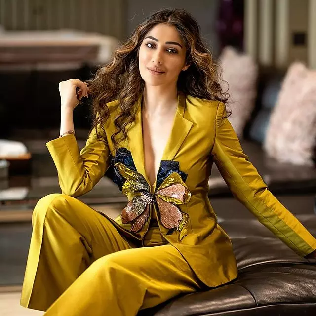 Lakshmi Rais Fashion Journey in Festive Colours Lakshmi Rais Fashion Journey in Festive Colours