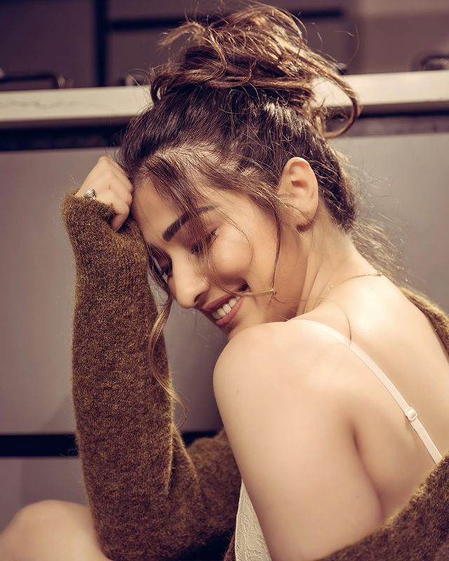 Lakshmi Rais Fashion Journey in Festive Colours Lakshmi Rais Fashion Journey in Festive Colours