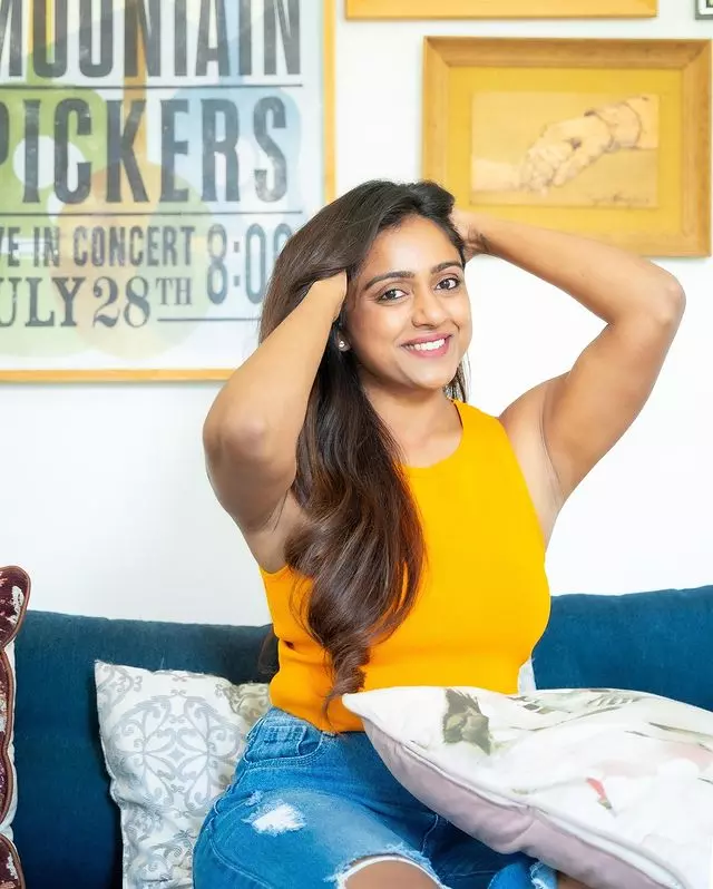 Vithika Sheru Shines in This Beautiful Dress Vithika Sheru Shines in This Beautiful Dress