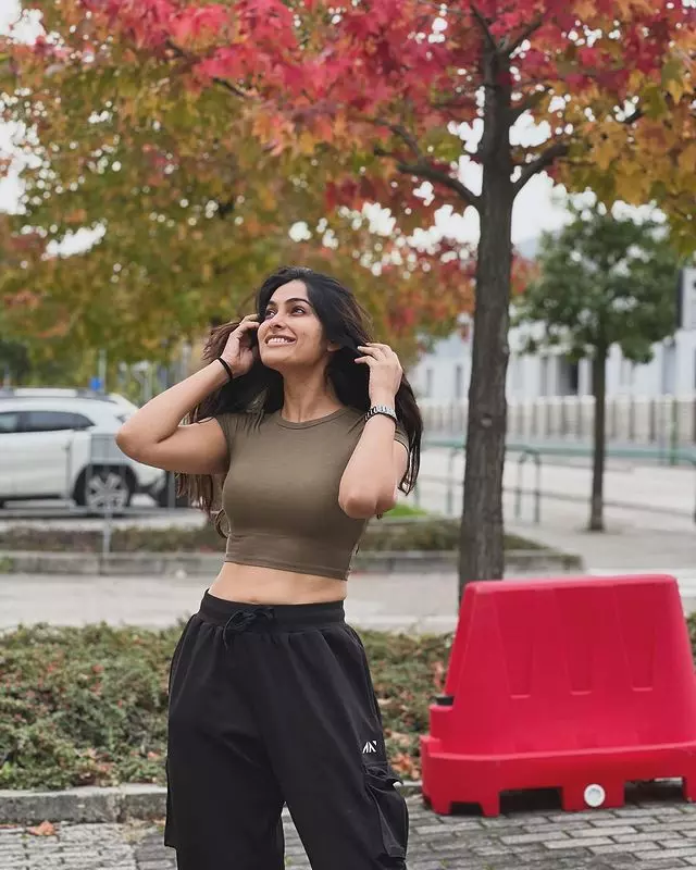 Here is the Glamorous Look of Divi Vadthya Here is the Glamorous Look of Divi Vadthya