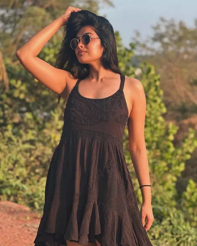 Here is the Glamorous Look of Divi Vadthya Here is the Glamorous Look of Divi Vadthya