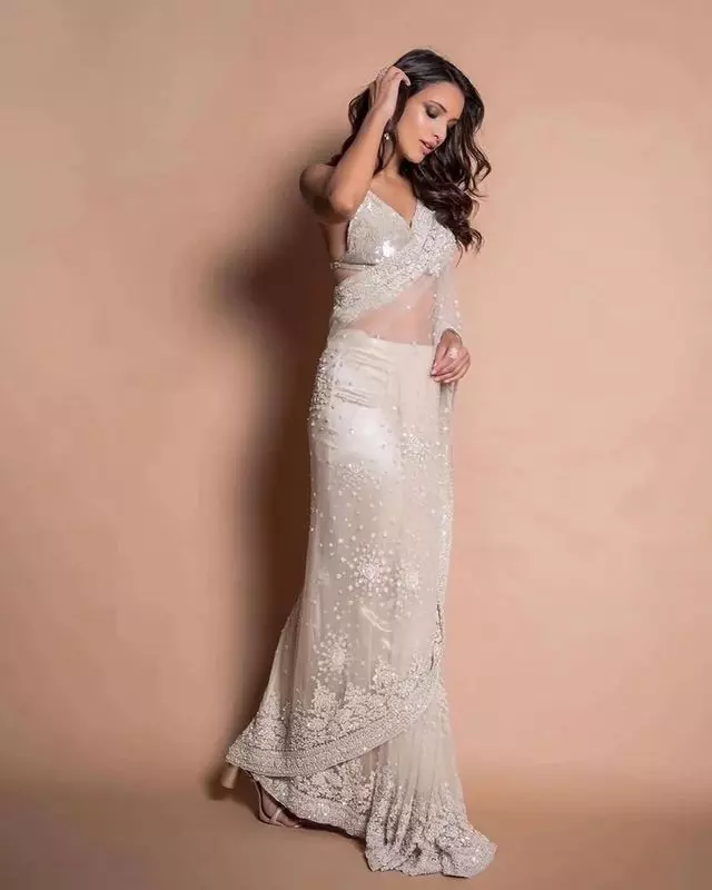 Triptii Dimri�s Ethnic Elegance is A Fashion Guide for Everyone Triptii Dimri�s Ethnic Elegance is A Fashion Guide for Everyone