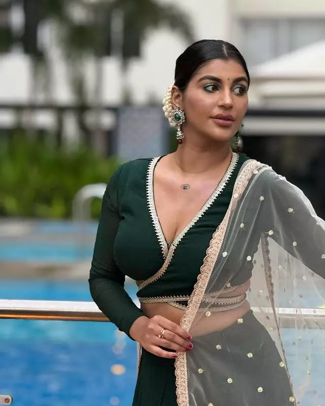 Yashika Aannand�s Elegant Dress Will Leave You in Awe Yashika Aannand�s Elegant Dress Will Leave You in Awe