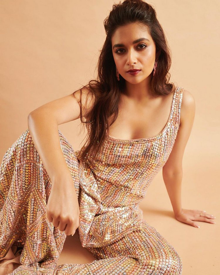 Keerthy Sureshs Looks Beautiful in THIS Saree