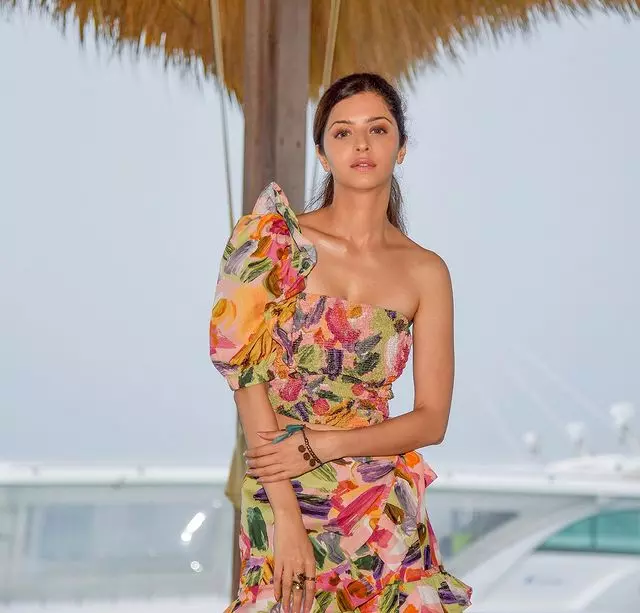 Vedhikas Show-Stopping Red Look Vedhikas Show-Stopping Red Look