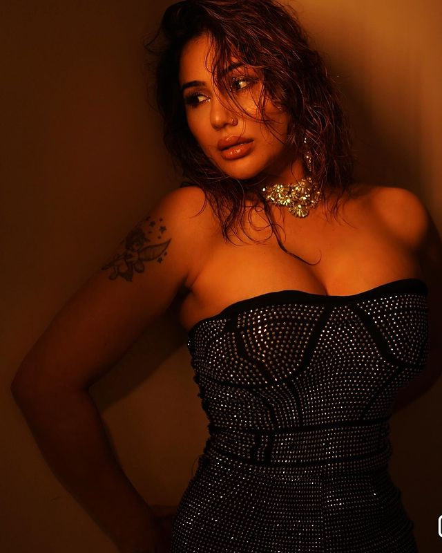 Kangna Sharma: Amaze Chic Trailblazer Kangna Sharma: Amaze Chic Trailblazer