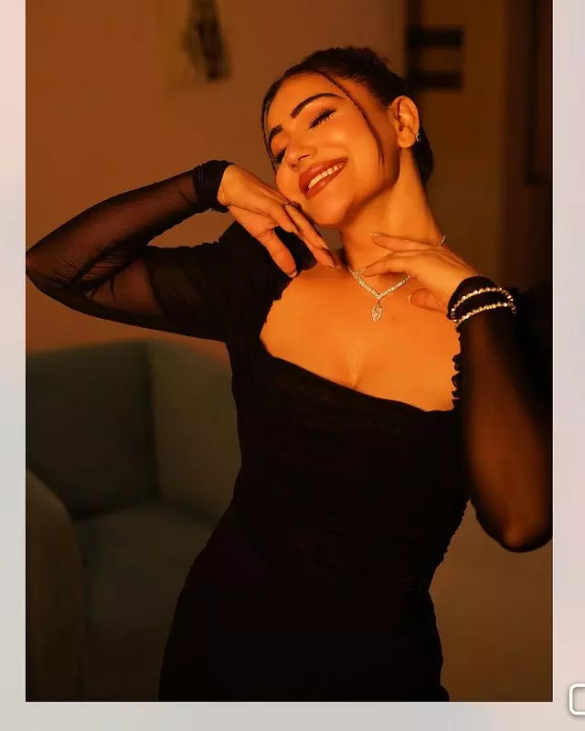 Kangna Sharma:  Amaze Chic Trailblazer