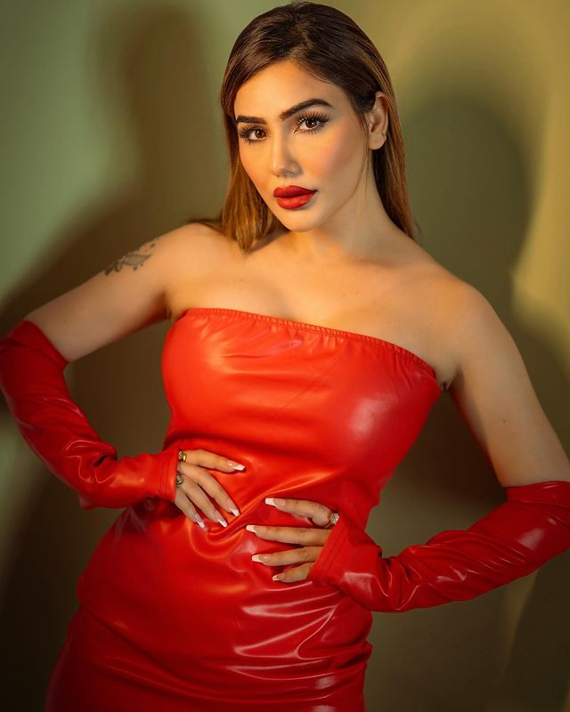 Kangna Sharma: Amaze Chic Trailblazer Kangna Sharma: Amaze Chic Trailblazer