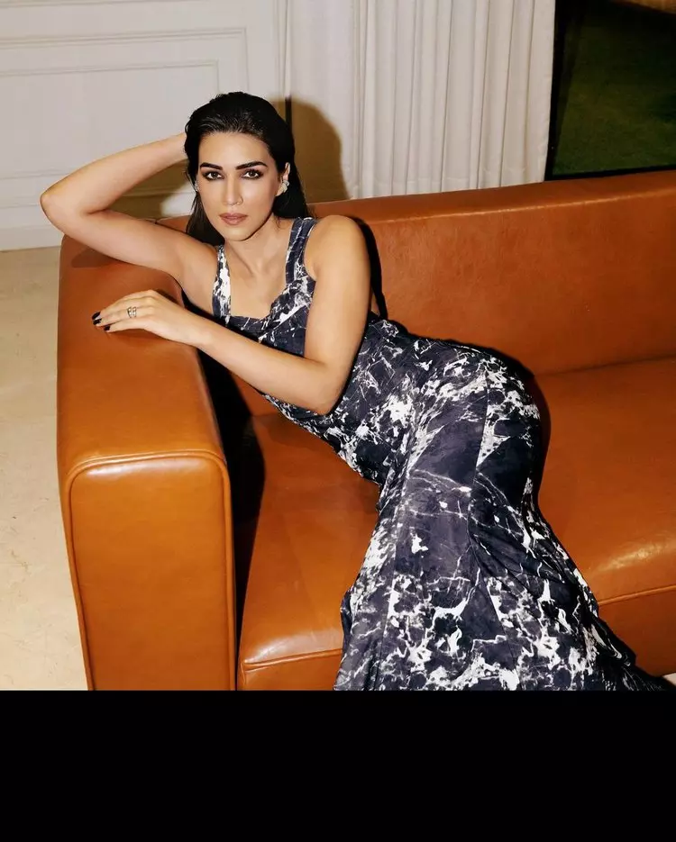 Kriti Sanons Glamorous Photo Diary Kriti Sanons Glamorous Photo Diary