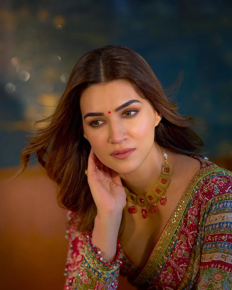 Kriti Sanons Glamorous Photo Diary Kriti Sanons Glamorous Photo Diary