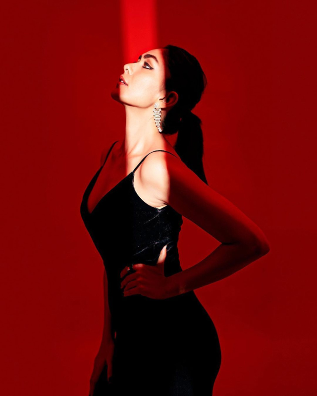 Mrunal Thakurs Ravishing Instagram Snaps Mrunal Thakurs Ravishing Instagram Snaps