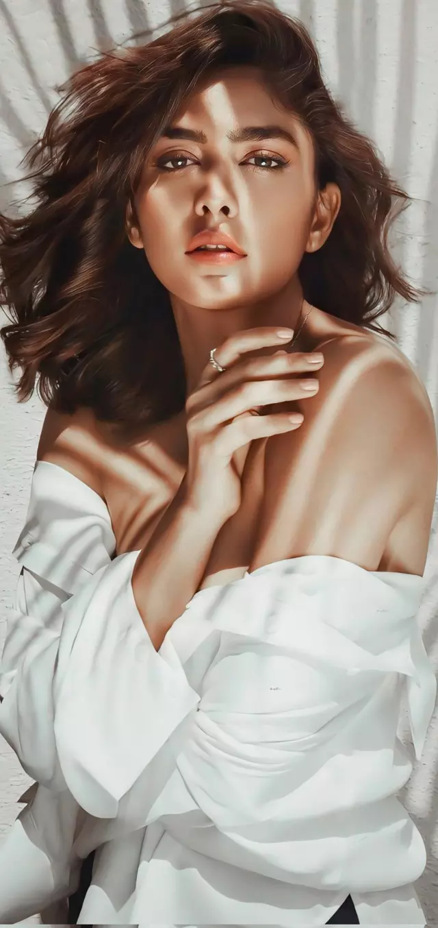 Mrunal Thakurs Ravishing Instagram Snaps Mrunal Thakurs Ravishing Instagram Snaps