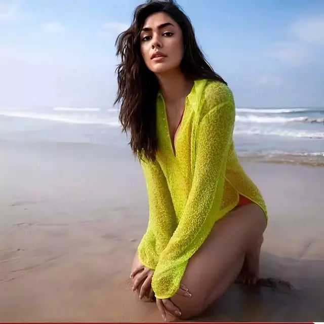 Mrunal Thakurs Ravishing Instagram Snaps